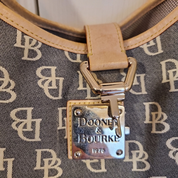 EUC!! Gorgeous Color Dooney!! - Picture 6 of 8